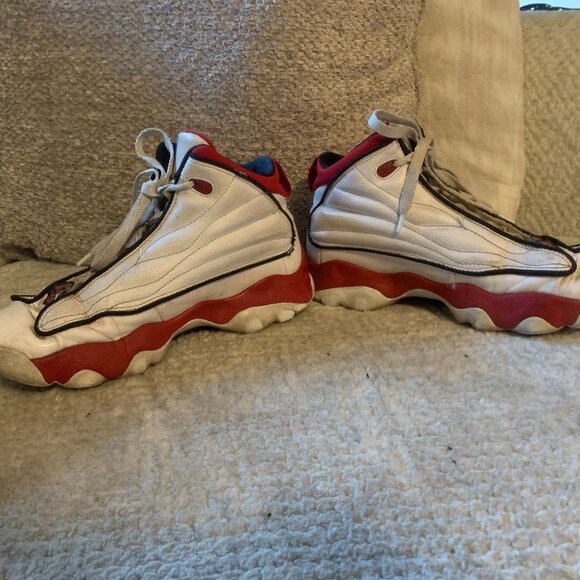 Jordan Sneakers Size 6.5Y - Picture 2 of 6